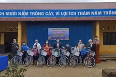  Entidad francesa dona bicicletas a estudiantes pobres en provincia de Thua Thien- Hue