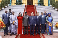 Presidente de Vietnam recibe al vicepresidente de Nigeria 