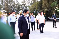 Primer ministro de Vietnam rinde homenaje a los mártires en la batalla de Gac Ma