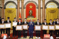 Presidente vietnamita enaltece a estudiantes galardonados en Olimpiadas Internacionales