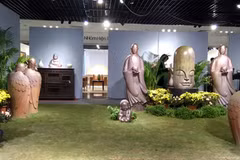 Artista vietnamita moldea estatuas de cerámica de Buda 