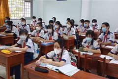 Jardines de infantes y escuelas primarias en Vietnam reabren para recibir a alumnos