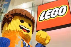 Grupo danés LEGO se compromete a acelerar la construcción de su fábrica en Vietnam