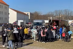 Vietnamitas en República Checa amplían apoyo a connacionales evacuados de Ucrania