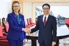 Resaltan contribuciones de Caitlin Wiesen a relaciones entre UNUD y Vietnam 