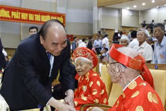 Reitera presidente de Vietnam prioridad concedida a cuidado de ancianos