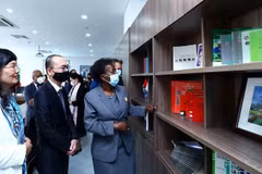 Inauguran aula francófona en Hanoi