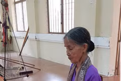 Van Thi Thang, una joya en la aldea de tejido de brocado tradicional de Ninh Thuan