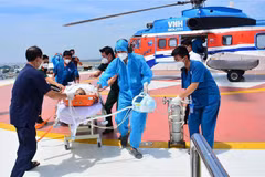 Trasladan a pescador con insuficiencia respiratoria en Truong Sa a tierra firme para tratamiento