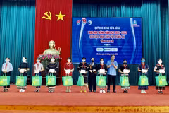 Otorgan en Vietnam becas a estudiantes de minorías étnicas
