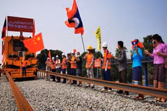 Ruta ferrocarril de Laos y China contribuye promover cooperación económica bilateral