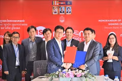 Filial de Viettel en Camboya firma acuerdo de cooperación estratégica con un grupo local