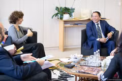 Vietnam se compromete a acompañar a UNESCO en desarrollo sostenible de cultura 