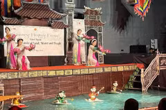 Presentan patrimonios culturales de Vietnam a amigos internacionales 