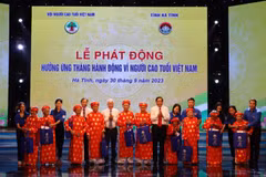 Lanzan en Vietnam Mes de Acción por personas mayores 