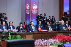 Premier vietnamita participa en Cumbres entre ASEAN con Australia y ONU