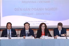 Titular del Parlamento vietnamita asiste al Foro empresarial Vietnam-Argentina