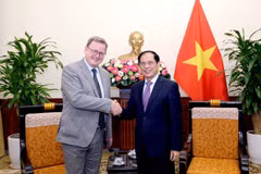 Canciller vietnamita recibe al ministro presidente de Turingia, Alemania