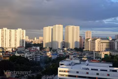 Numerosas empresas ingresan y regresan al mercado inmobiliario en Vietnam
