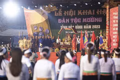 Efectúan mayor festival de los Muong en provincia vietnamita