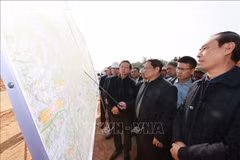 Premier vietnamita inspecciona proyecto de carretera Tuyen Quang-Phu Tho 