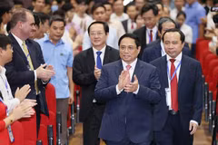 Partido y Estado de Vietnam siempre prestan atención al sector educativo, según premier