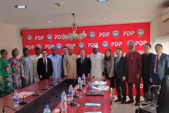 Fortalecen conexiones entre PCV y partidos políticos en Nigeria
