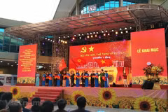 Resalta exposición en Hanoi liderazgo del Partido Comunista de Vietnam