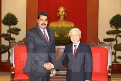 Líder de PCV se reúne con Nicolás Maduro