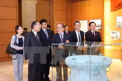 Presidente de Cámara de Consejeros de Japón concluye exitosamente visita a Vietnam