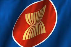  Izada bandera de ASEAN en Ucrania