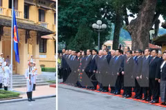 Izamiento de bandera de ASEAN en saludo de Comunidad de bloque en Vietnam