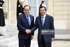 Presidente francés se compromete a apoyar progreso de Cambodia