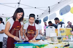 Platos tradicionales vietnamitas conquistan a amigos internacionales