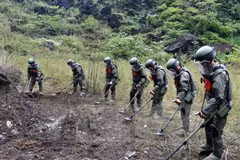 Vietnam y China cooperan en remoción de minas en zonas fronterizas