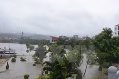 Raúl Castro expresa condolencias a Vietnam por inundaciones