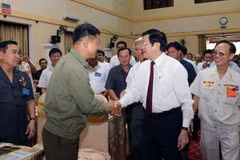 El presidente vietnamita, Truong Tan Sang, reunió con excombatientes en Nghe An (Fuente: VNA)