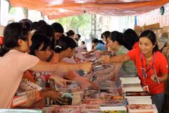 Presentan al público libros rusos traducidos en vietnamita