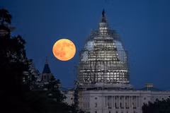Esta noche, la “súper luna” coincidirá con la “luna de sangre”