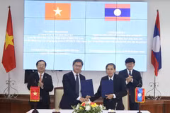 Firma un acuerdo de cooperación entre las entidades relevantes de Vietnam y Laos. (Fuente: most.gov.vn) 