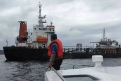 Cinco tripulantes mueren y 15 resultan heridos en el incendio de un petrolero en Indonesia (Fuente: maritime-executive.com)