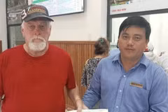 Recupera sus pertenencias turista extranjero en Vietnam