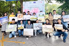 Artistas en el rincón de Polinia (Fuente: VNA)