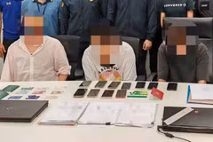 Los estafadores son arrestados en Tailandia. (Foto: policía tailandesa)