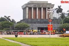 Casi 32 mil personas visitan Mausoleo de Ho Chi Minh. (Fuente: VNA)