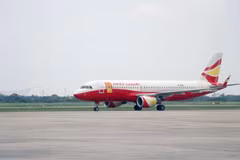 El aeropuerto internacional de Cat Bi, en la norteña ciudad vietnamita de Hai Phong, recibió el 15 de junio el primer vuelo procedente de Lijiang (China). (Fuente: VNA)