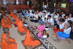 Camboyanos celebran el Festival Pchum Ben. (Fuente: khmertimeskh.com)