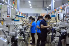 Lento poder adquisitivo provoca caída de dos dígitos de exportaciones de Vietnam