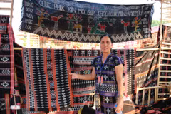 (Televisión) Brocado de la minoría Ta Oi mantiene viva su tradición en Vietnam