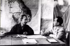 El Presidente Ho Chi Minh y el general Vo Nguyen Giap. (Fuente:VNA)